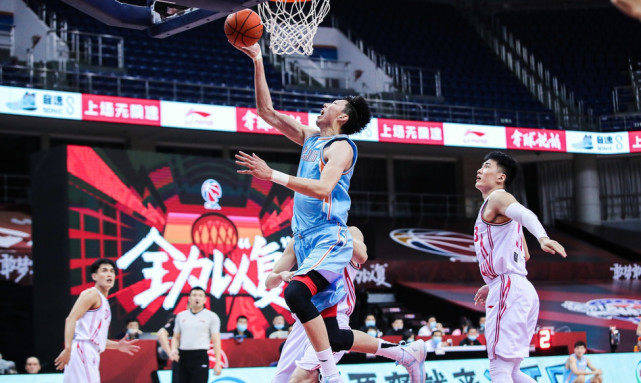  篮板王争夺激烈，内线霸主谁属