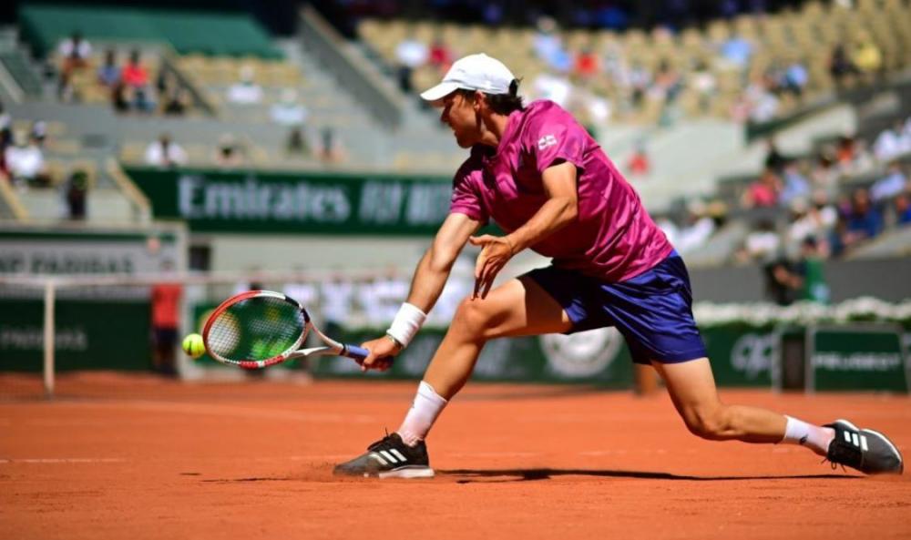  纳达尔强势归来，法网半决赛展王者风范