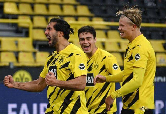  哈兰德戴帽，多特蒙德大胜柏林联合登榜首