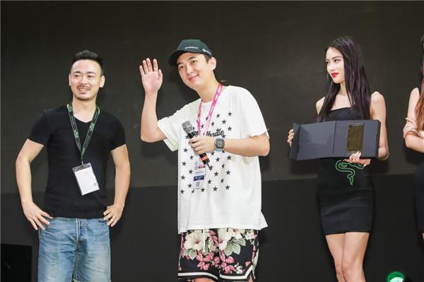  电竞解说名嘴云集，激情点评点燃全场