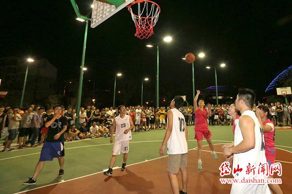 街头篮球争霸赛,民间高手上演扣篮盛宴